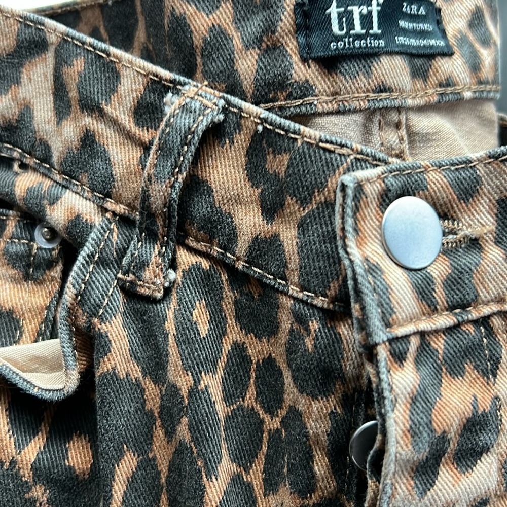 Zara Trf collection Cheetah Straight Leg Jean button fly